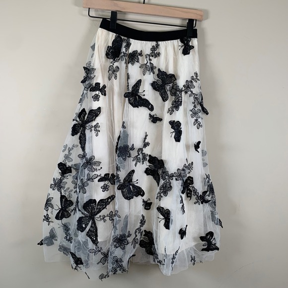 Chicwish 3D Butterfly Double Layered Mesh Beige Midi Skirt READ - Picture 2 of 11